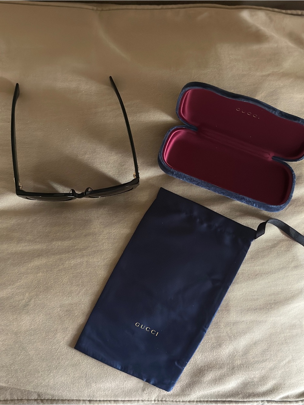 Gucci Sunglasses- Like New! - Picture 2 of 10